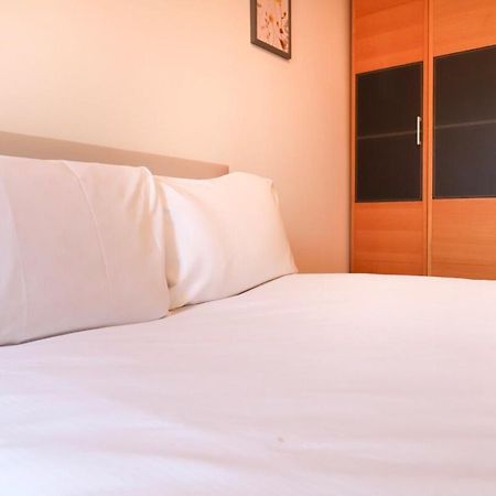 Beautiful 2 Bedroom Property In Borough London Bagian luar foto