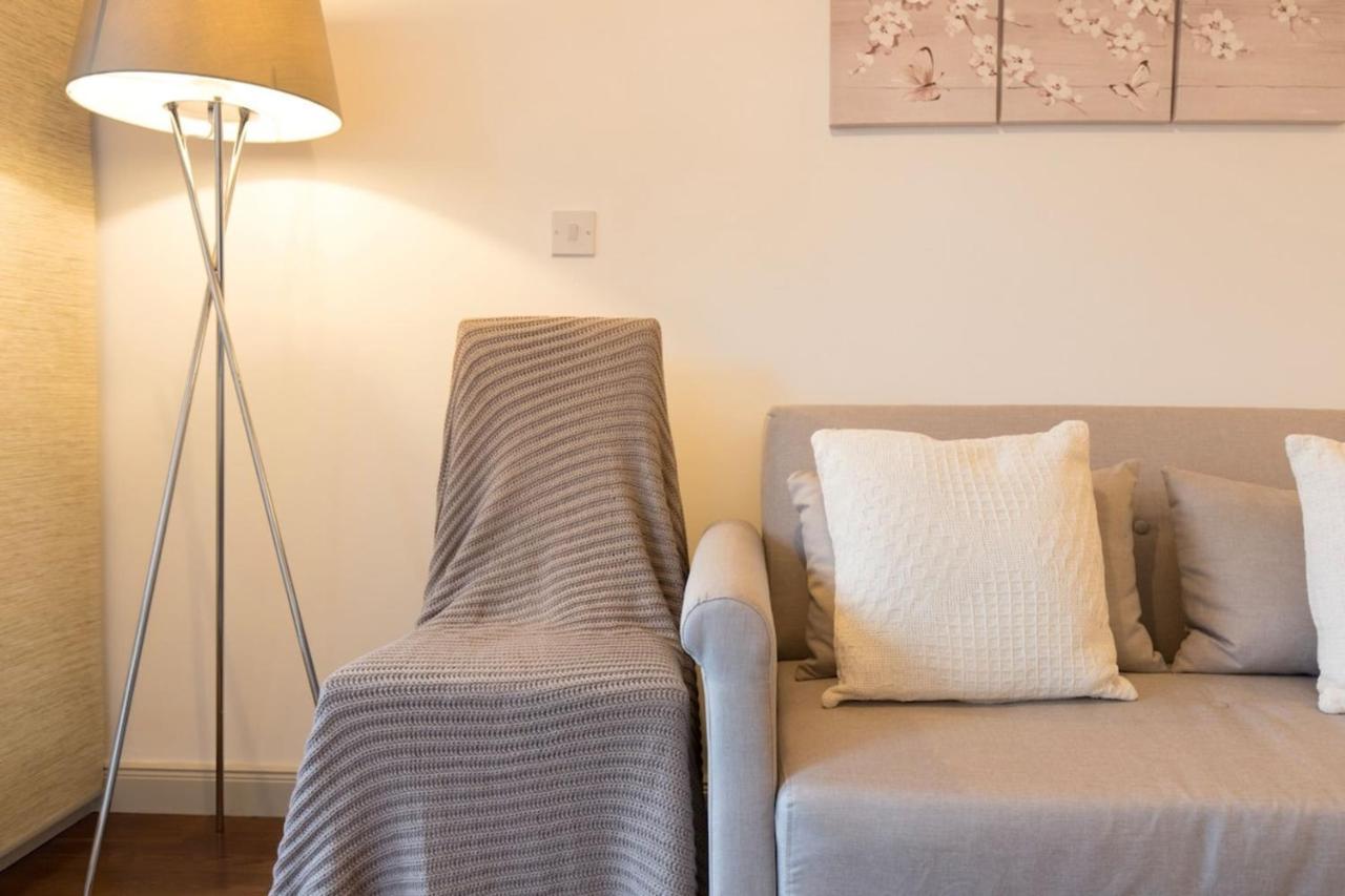 Beautiful 2 Bedroom Property In Borough London Bagian luar foto