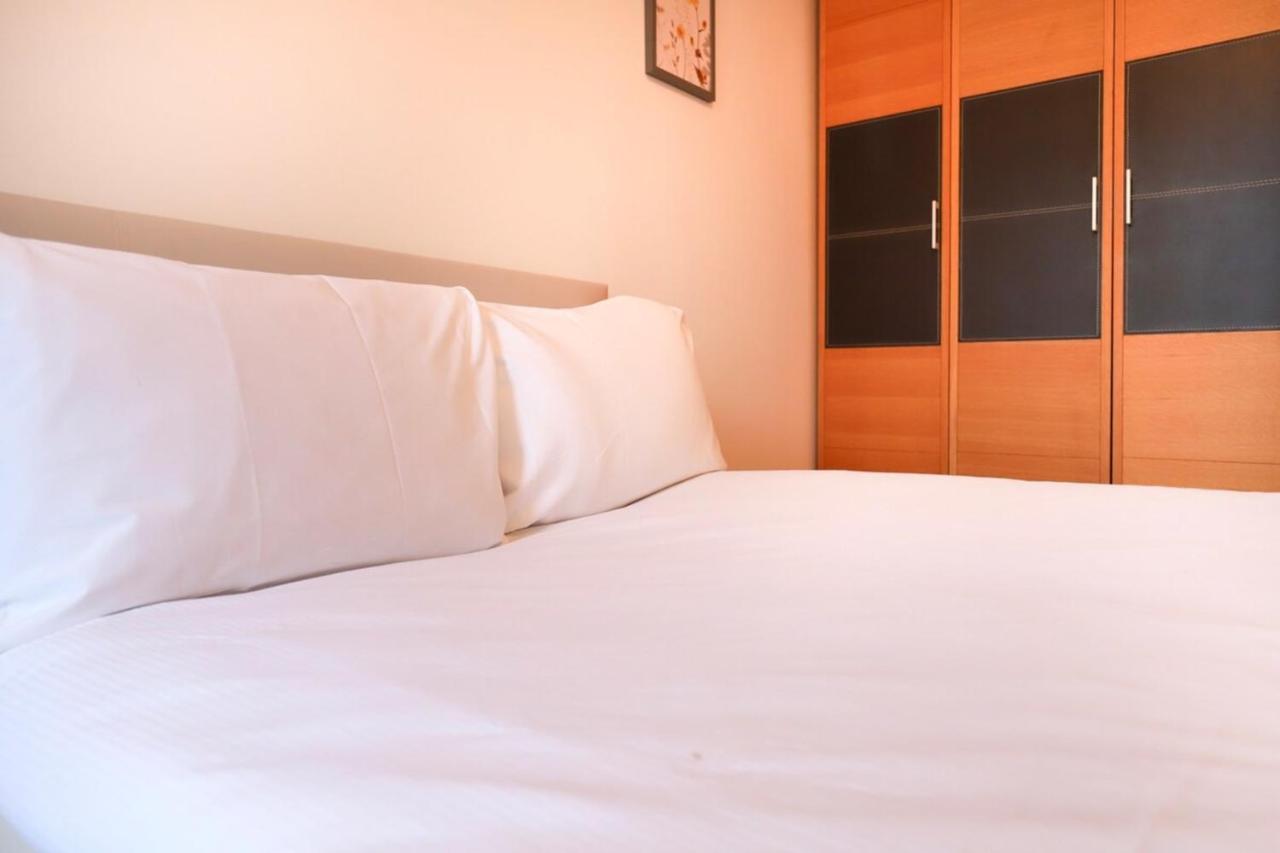 Beautiful 2 Bedroom Property In Borough London Bagian luar foto