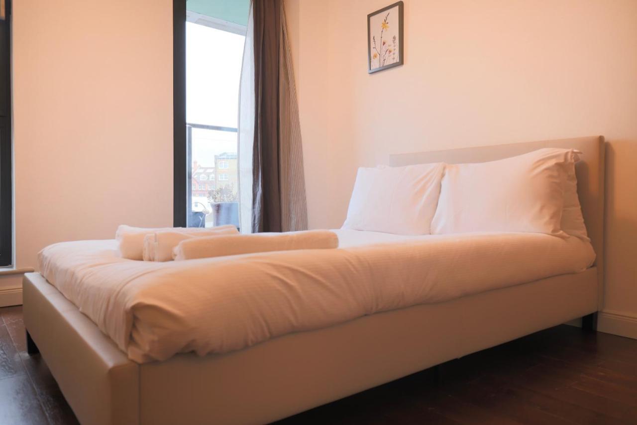 Beautiful 2 Bedroom Property In Borough London Bagian luar foto