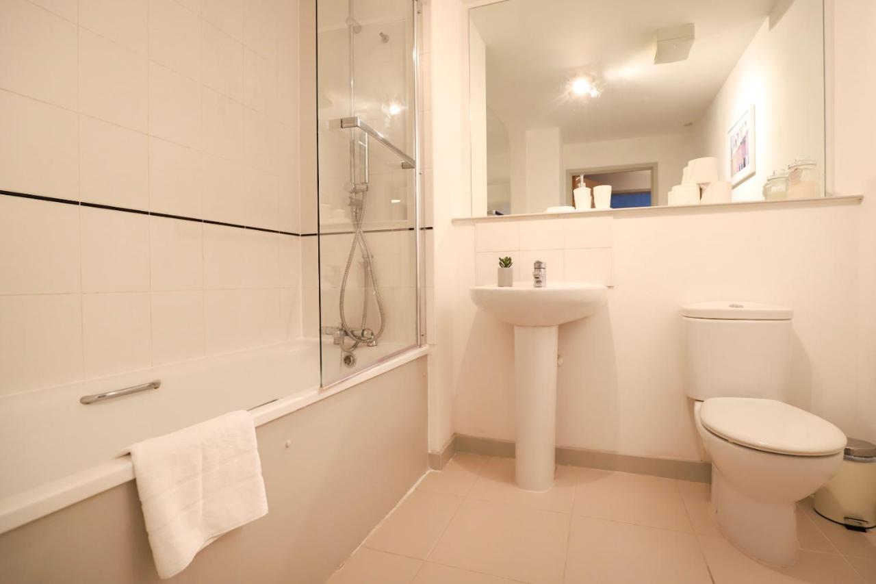 Beautiful 2 Bedroom Property In Borough London Bagian luar foto