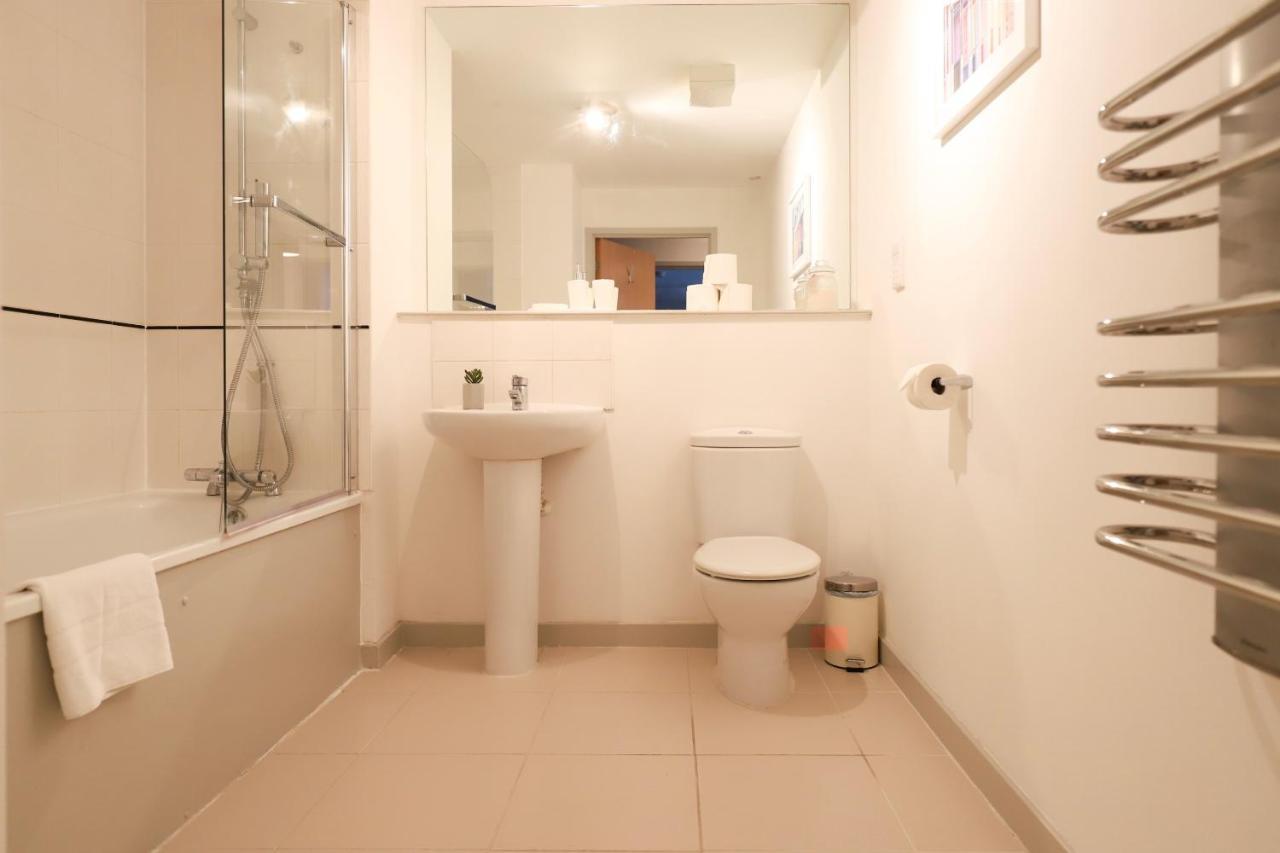 Beautiful 2 Bedroom Property In Borough London Bagian luar foto